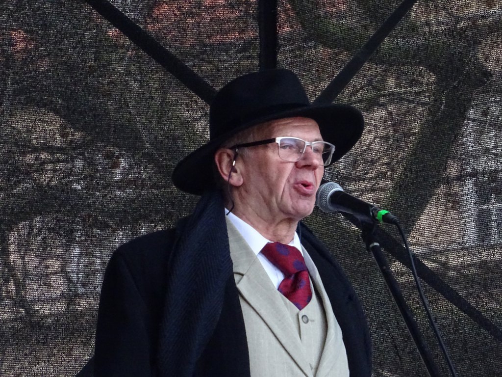 Krzysztof Styszy�ski jako Mi�osz